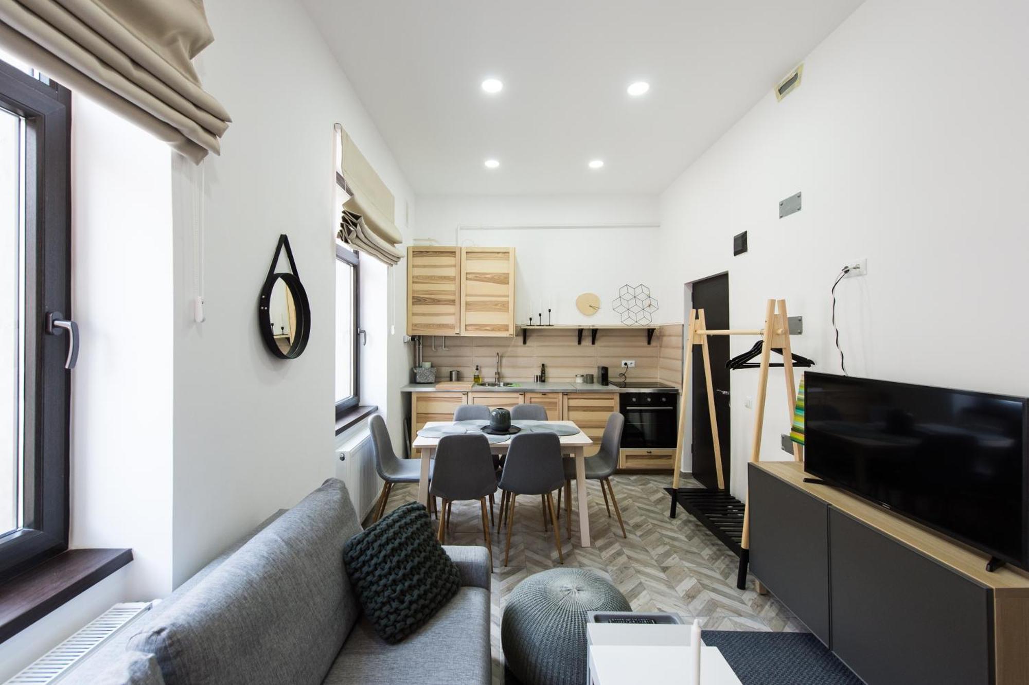 ブラショフCharming Old Town Flat With Mountain Viewアパートメント エクステリア 写真