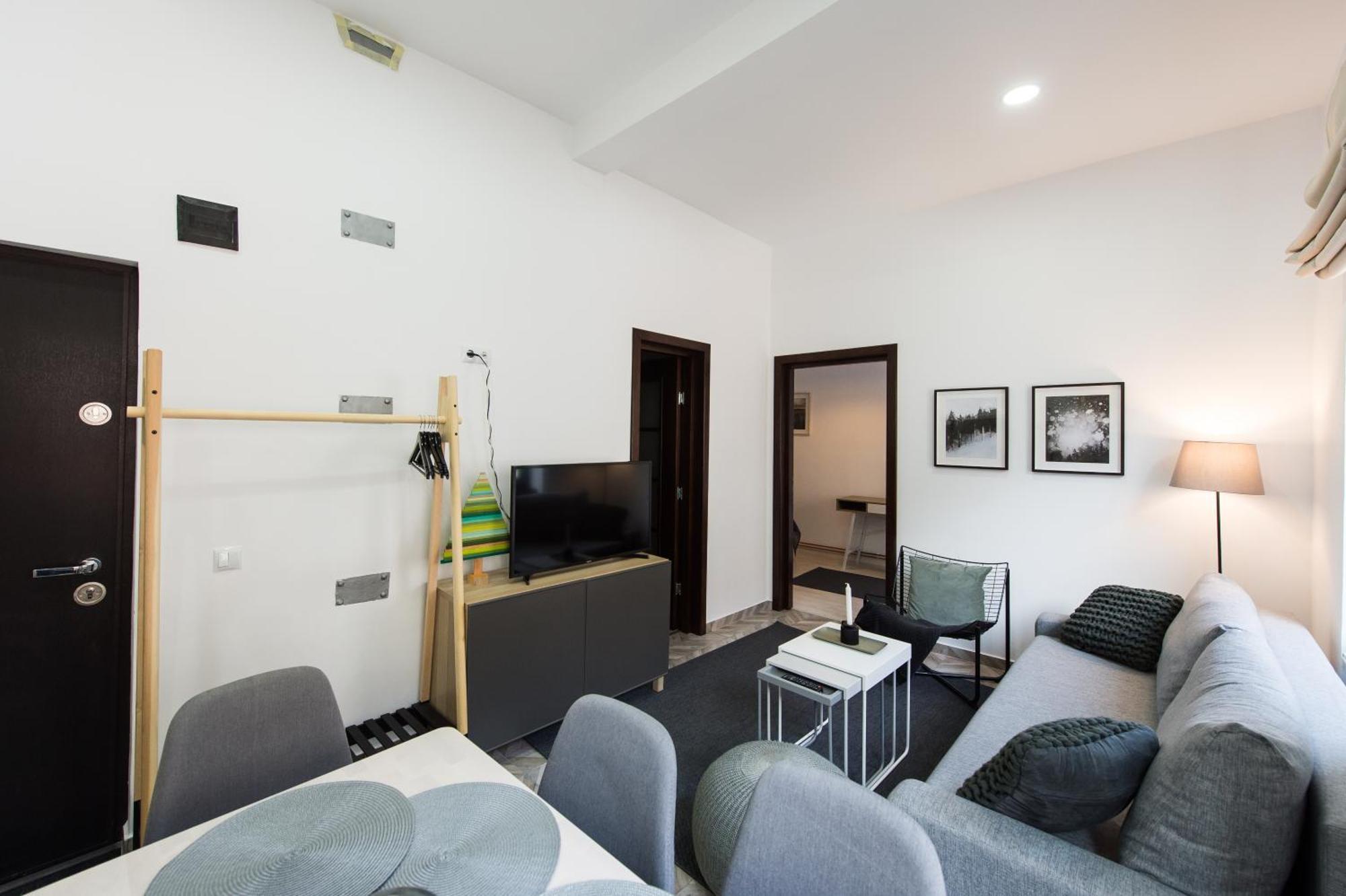 ブラショフCharming Old Town Flat With Mountain Viewアパートメント エクステリア 写真