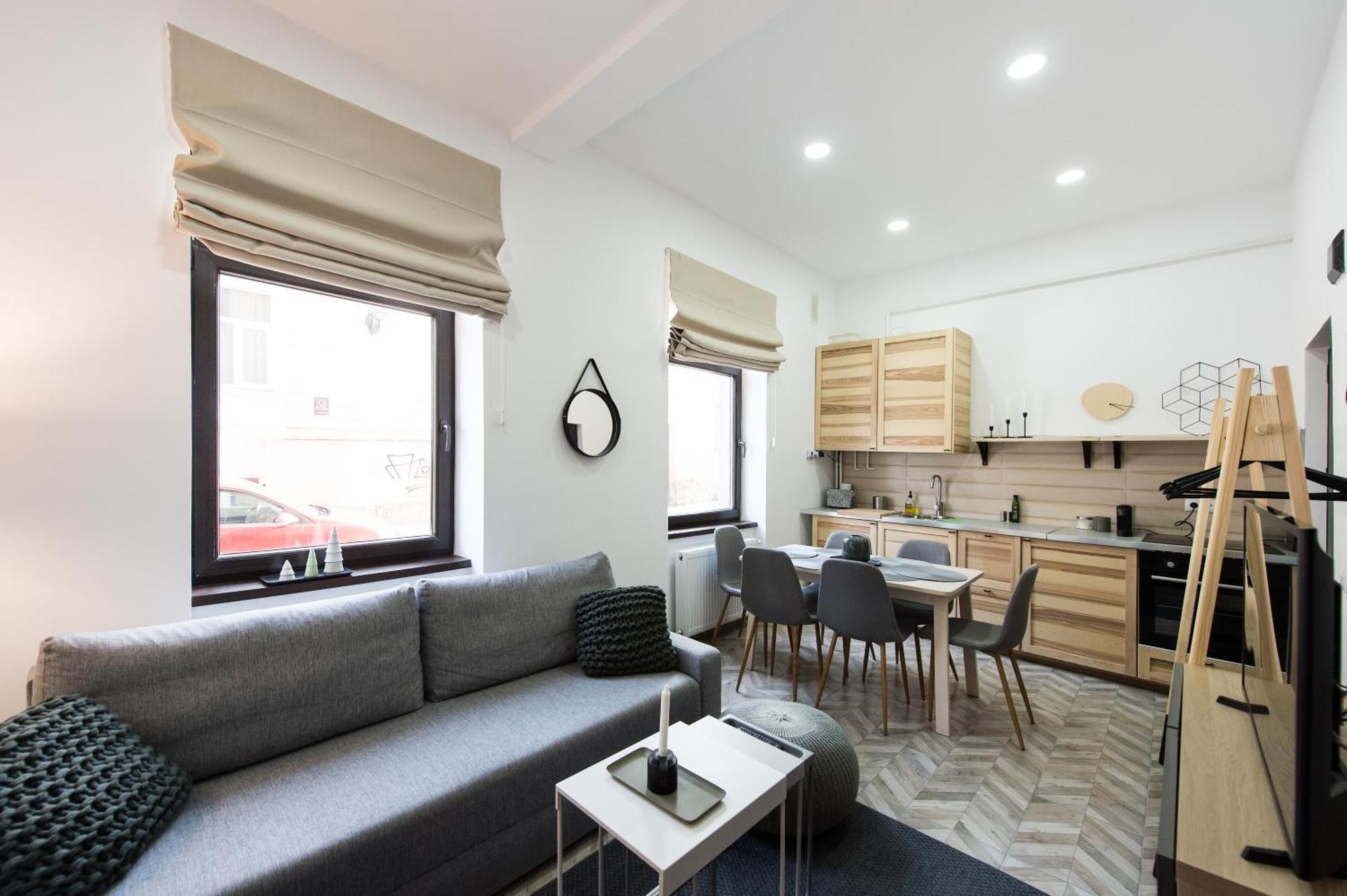 ブラショフCharming Old Town Flat With Mountain Viewアパートメント エクステリア 写真